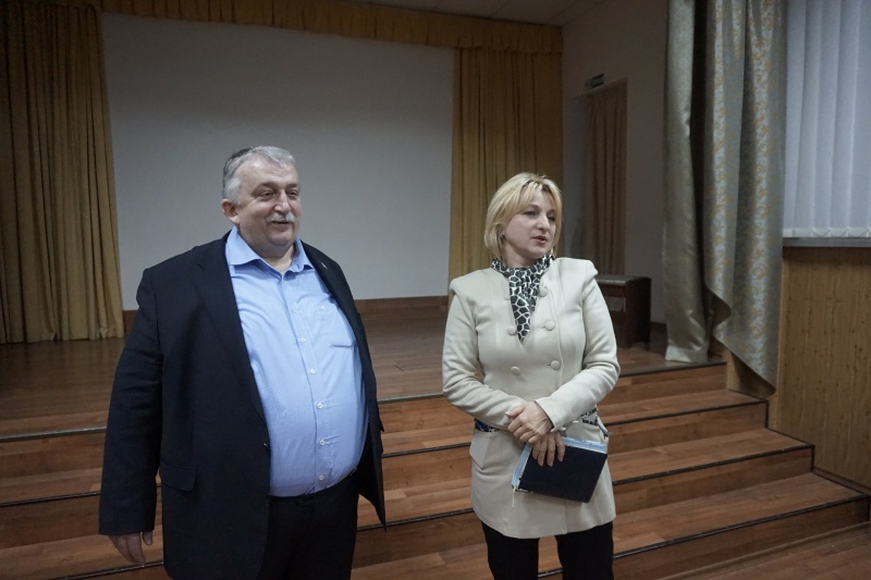 Натисніть для перегляду збільшеного зображення Презентація програми "Безкоштовне навчання в державних університетах Греції" на батьківських зборах 10-х класів середньої школи № 211 з поглибленим вивченням англійської мови (м.Київ)
