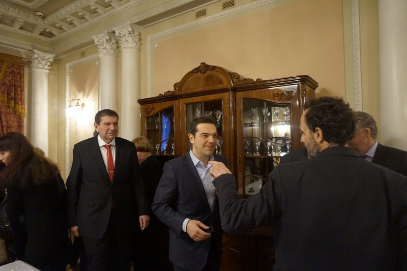 Натисніть для перегляду збільшеного зображення Зустріч Прем'єр-Міністра Греції Алексіса Ципраса з активістами грецьких товариств на чолі з Головою Федерації грецьких товариств України Олександрою Іванівною Проценко-Пічаджи