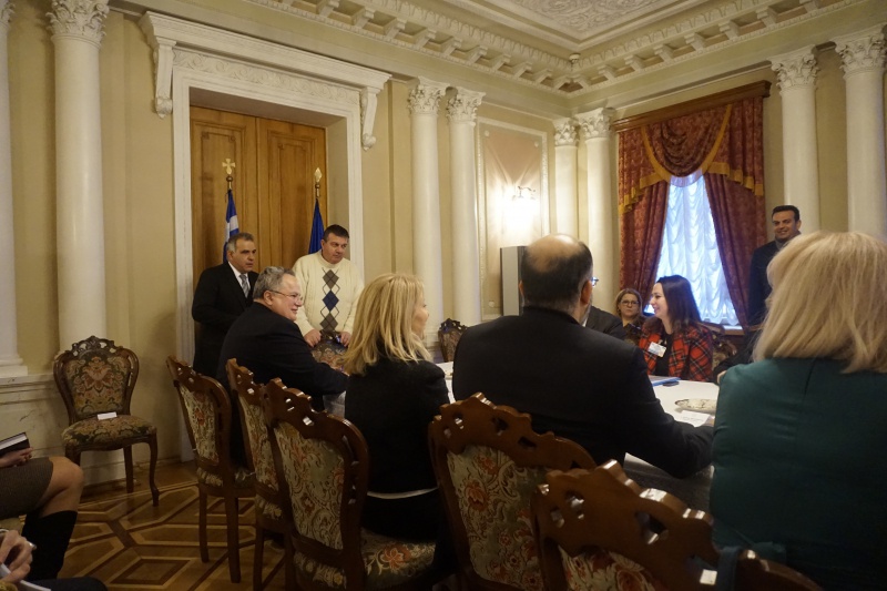 Натисніть для перегляду збільшеного зображення Зустріч Прем'єр-Міністра Греції Алексіса Ципраса з активістами грецьких товариств на чолі з Головою Федерації грецьких товариств України Олександрою Іванівною Проценко-Пічаджи