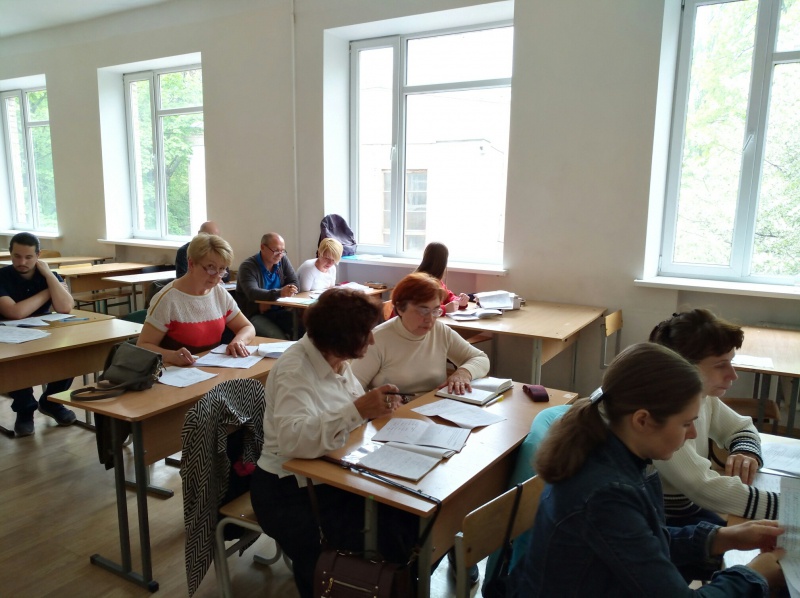 Натисніть для перегляду збільшеного зображення Заняття в Центрі вивчення новогрецької мови 29.04.2017 року