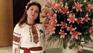 Директор Представництва Greek Group в Республіці Индія Марина Акрам  вітає з Новим 2021 роком       